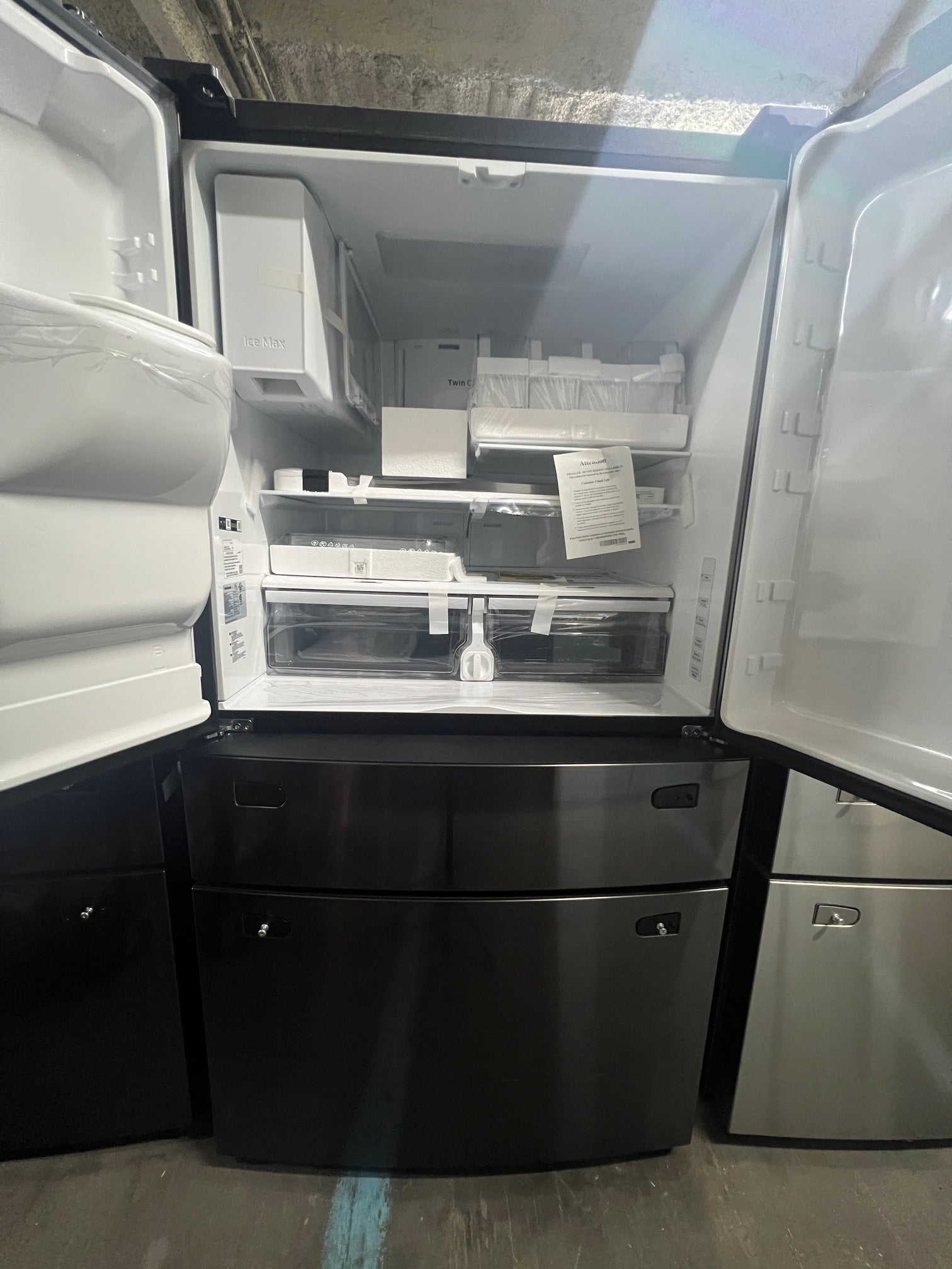 Samsung 28 Cu. Ft. 4-Door With FlexZone Drawer Stainless Black